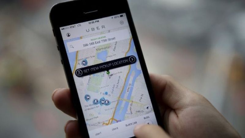 Crece el conflicto con Uber: la fiscalía porteña allanó oficinas
