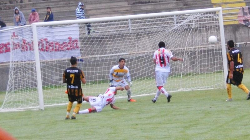 Gran triunfo de Villa Cubas y derrota de Policial