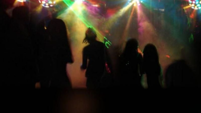 Clausuran fiestas clandestinas con presencia de menores alcoholizados