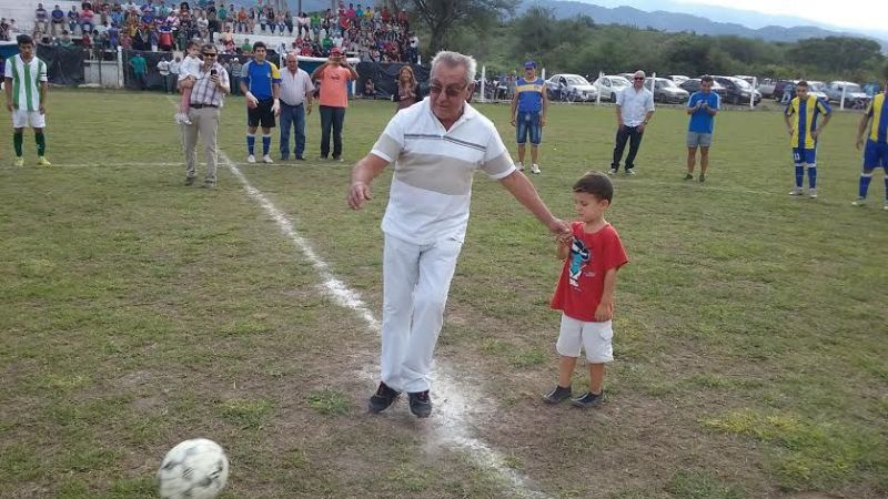 Emotivos regreso a la “A” y homenaje a Rubén Savio en La Merced