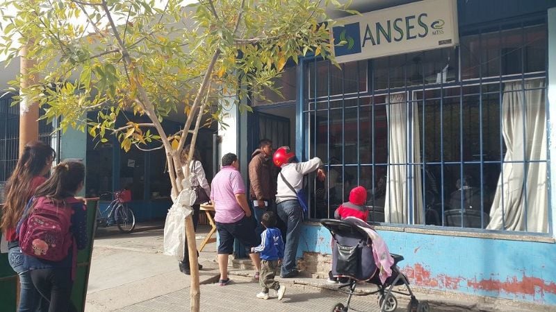 Usuarios molestos porque hace un mes y medio que ANSES no tiene impresora