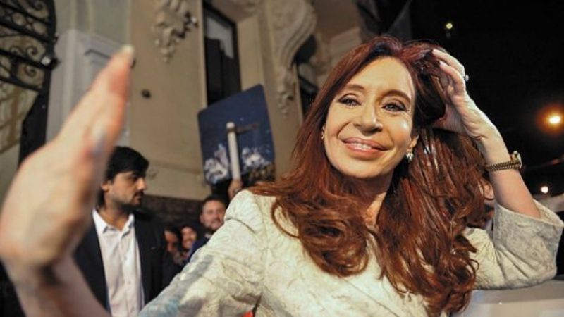 Cristina Kichner se reunió en el Instituto Patria con artistas