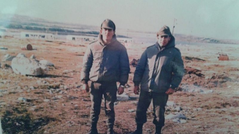 "Soldados, el teniente está muerto, me hago cargo"