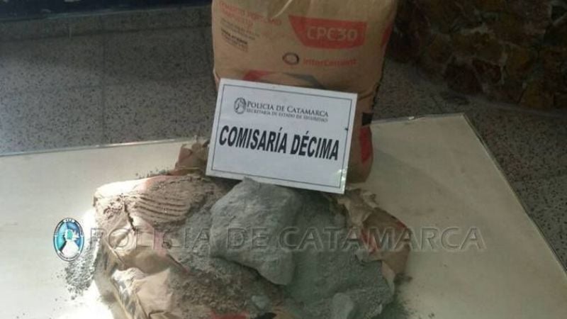 Secuestran dos bolsas de cemento