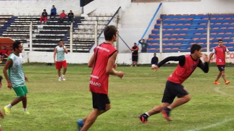 Goleada del “Defe” antes de las semifinales en el Federal “C”