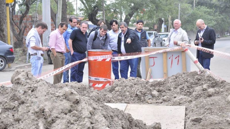 Por las cloacas casi terminan a las piñas