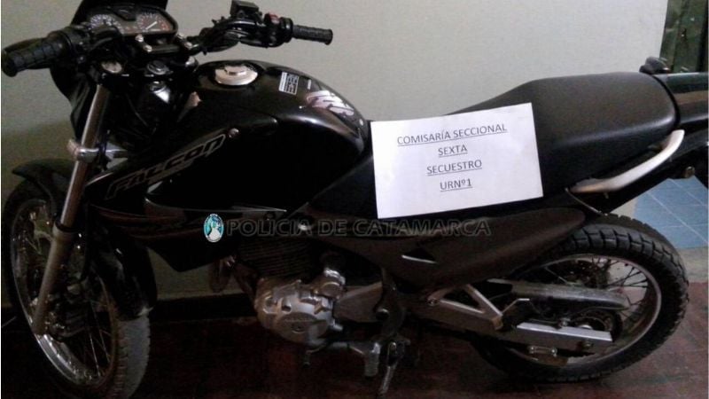 Un sujeto disparó dos veces contra policías