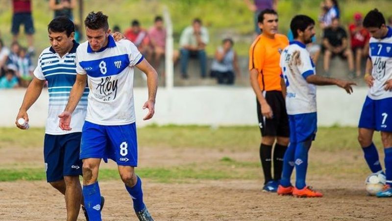 Un año de suspensión para dos jugadores y PF del Atl. Esquiú