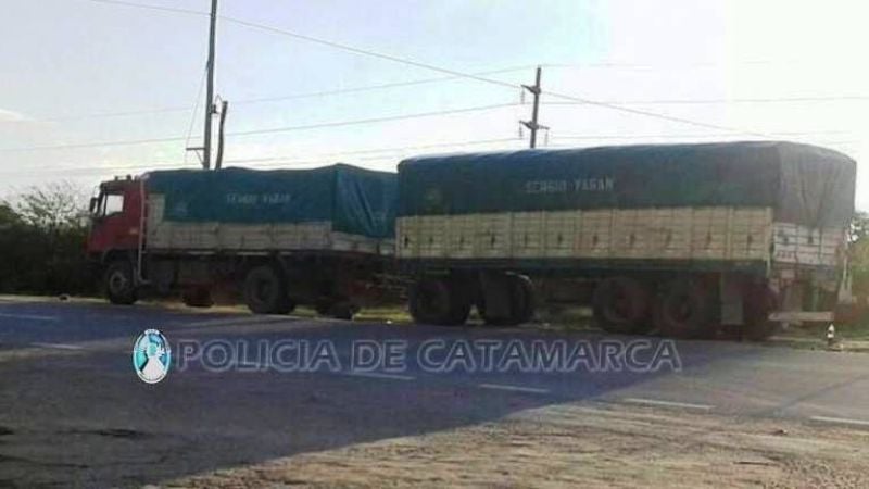 Chocaron un camión y un auto en La Paz