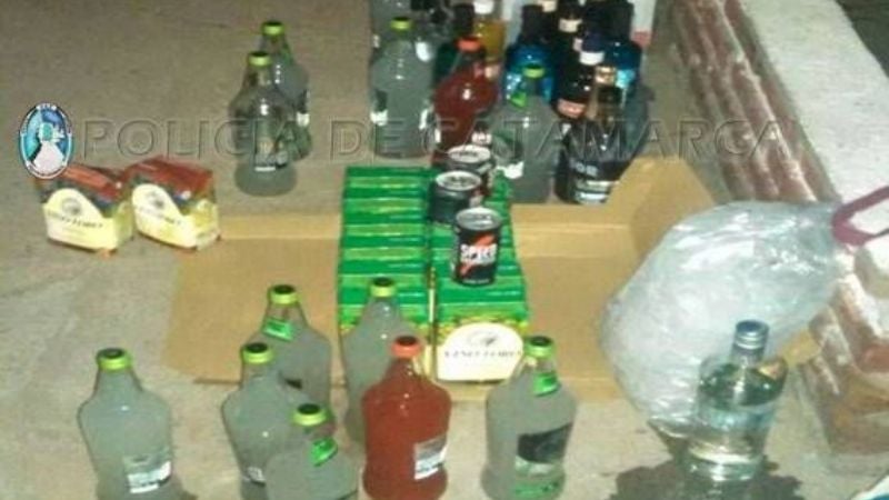 Clausuran una fiesta de presentación de buzos y secuestran bebidas alcohólicas