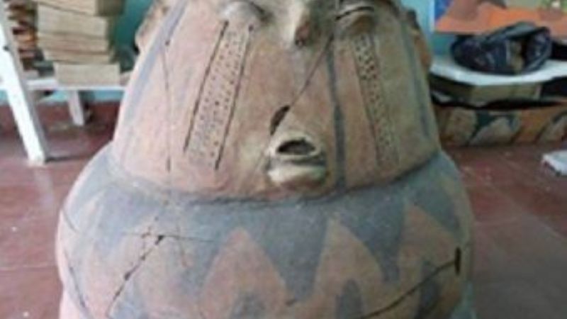 Entregaron material arqueológico