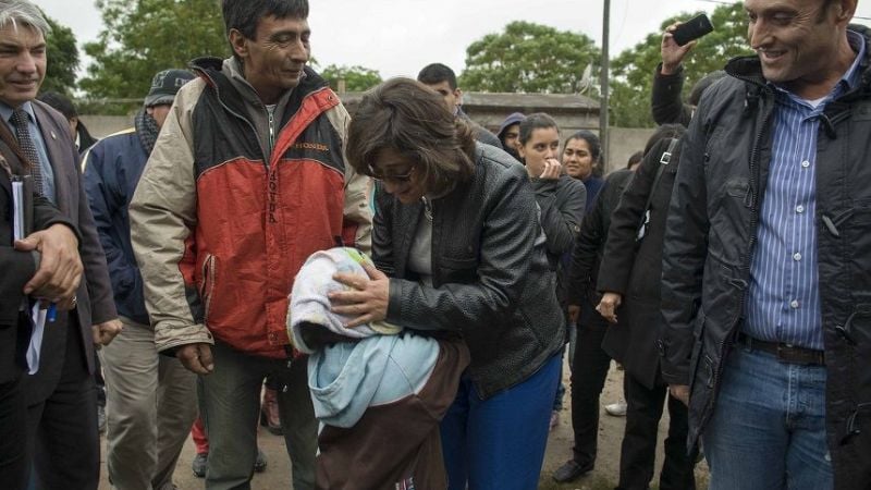 Lucía visitó a vecinos del sur capitalino