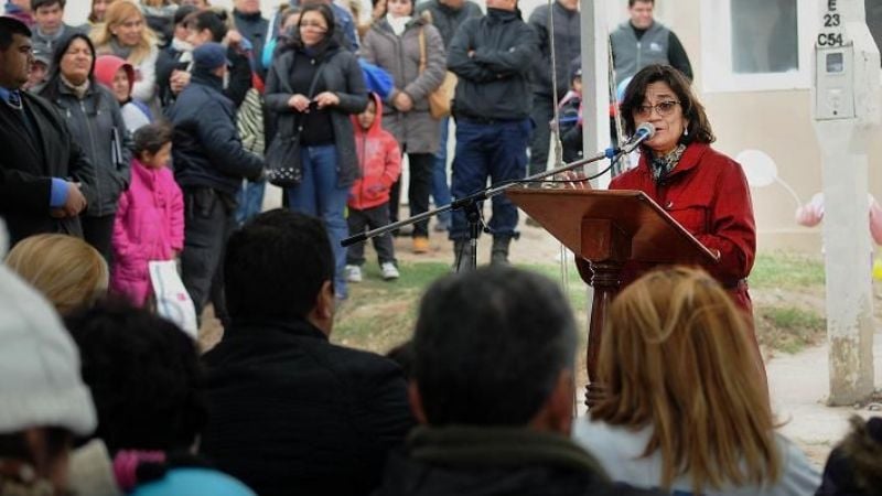 Lucía entregó viviendas a otras 70 familias en Valle Chico