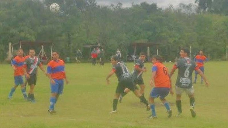 Gran remontada de los Médicos en el 4-2 sobre los Policías