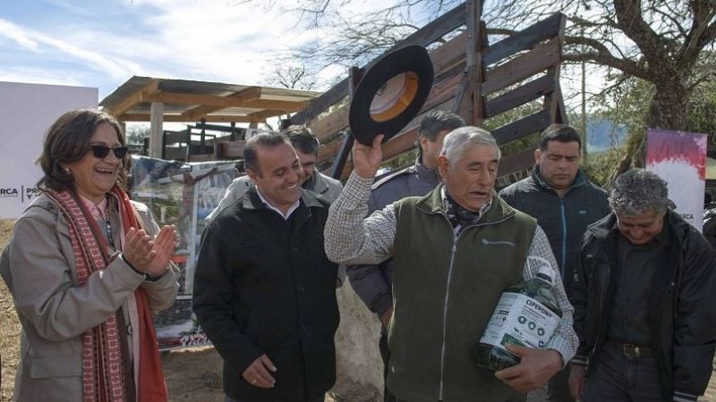 Lucía inauguró un centro de manejo ganadero en Ambato