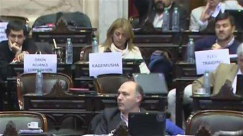 Los incómodos Papeles de Panamá en el debut de Peña en el Congreso