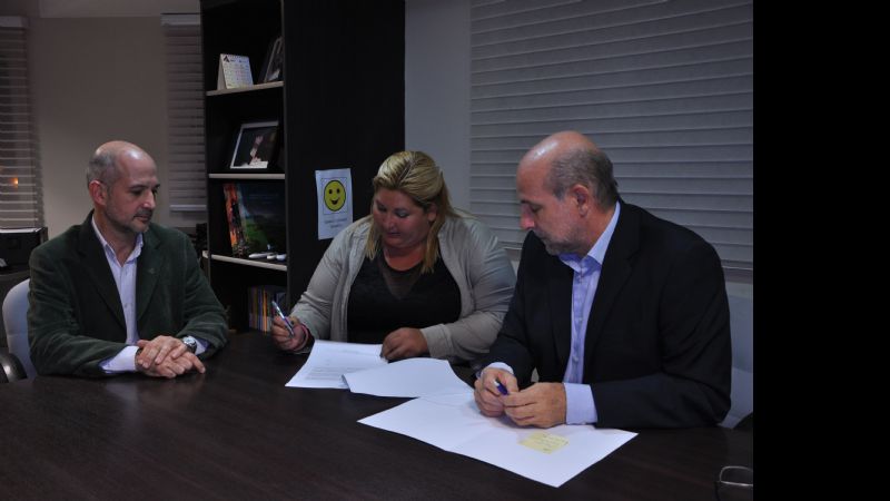 La UNCA renueva su compromiso con los barrios de la ciudad