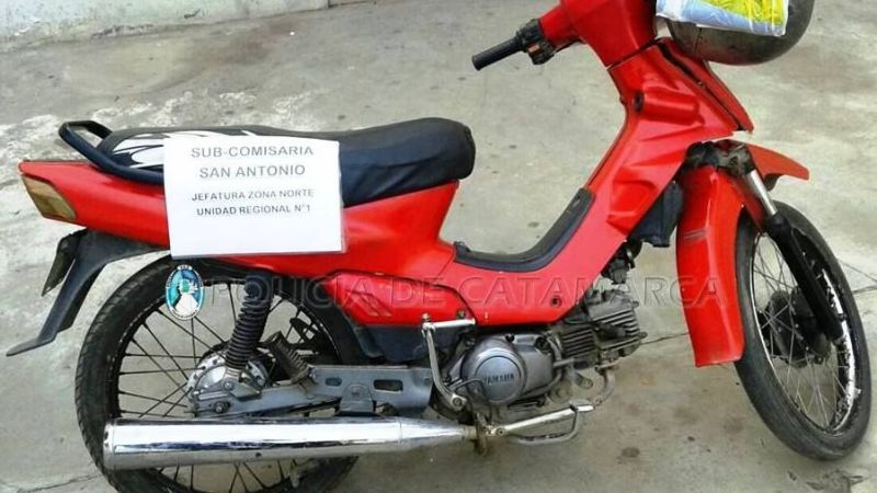 Arrestado por realizar maniobras peligrosas con su moto