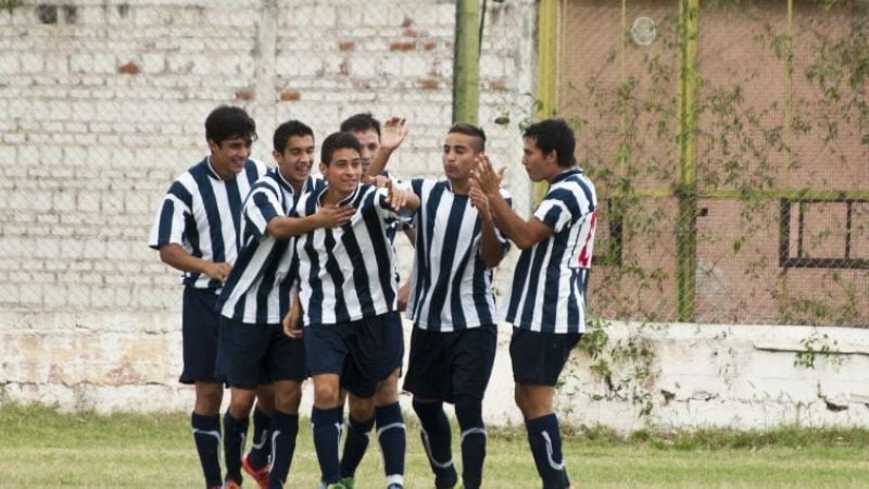Parque Daza frenó al “Defe” y Sarmiento llegó a la cima