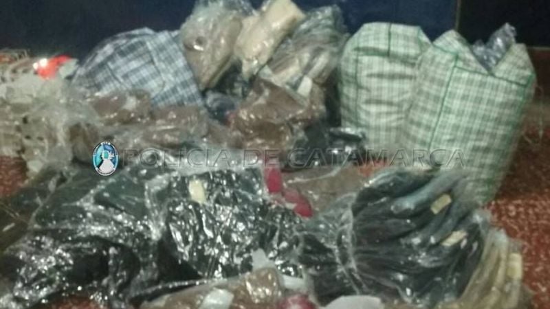 Secuestran 128 camperas y 276 jeans