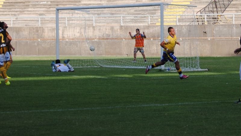 V. Cubas madrugó y ganó, como “Poli” en el estadio, a puro gol