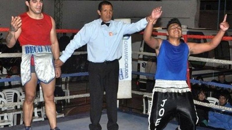 Contundente victoria de “Metralleta” Chayle en “Duelo de campeones”
