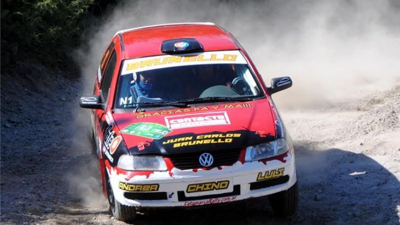 Carlos Prevedello Jr. va ganando el Rally de Valle Viejo
