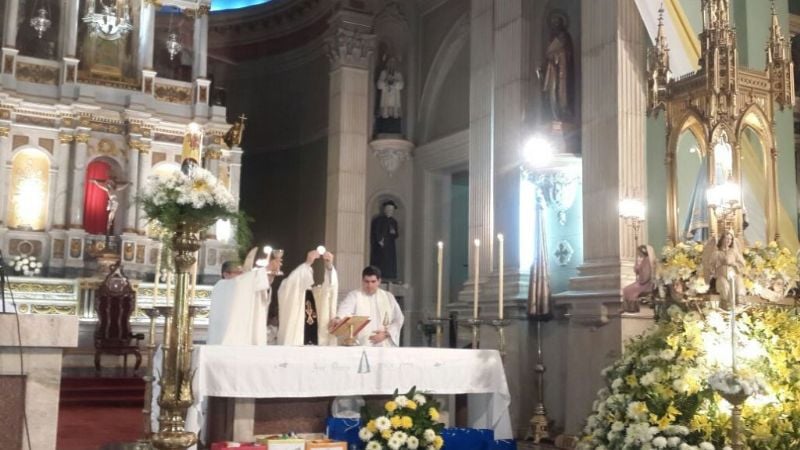 Homenaje de los intendentes a la Virgen del Valle