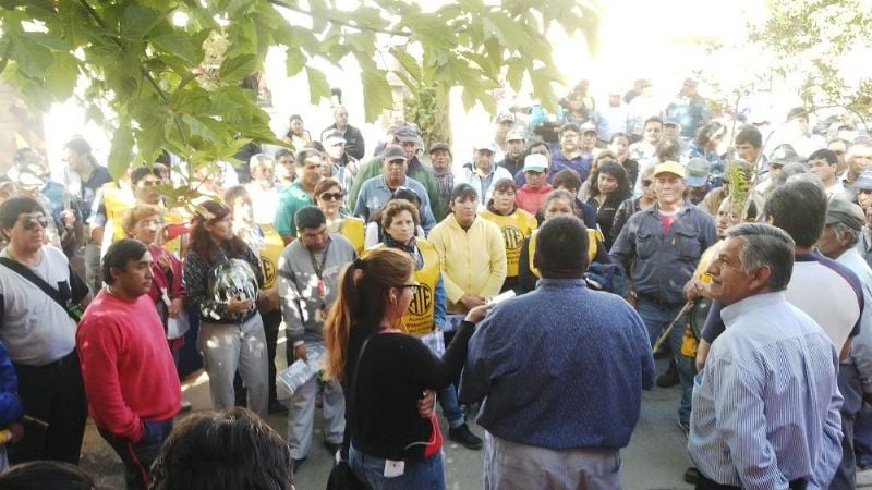 Municipales rechazaron el aumento y hay corte de ruta