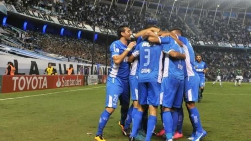 Racing goleó al Cali y avanzó hacia los 8vos. de final