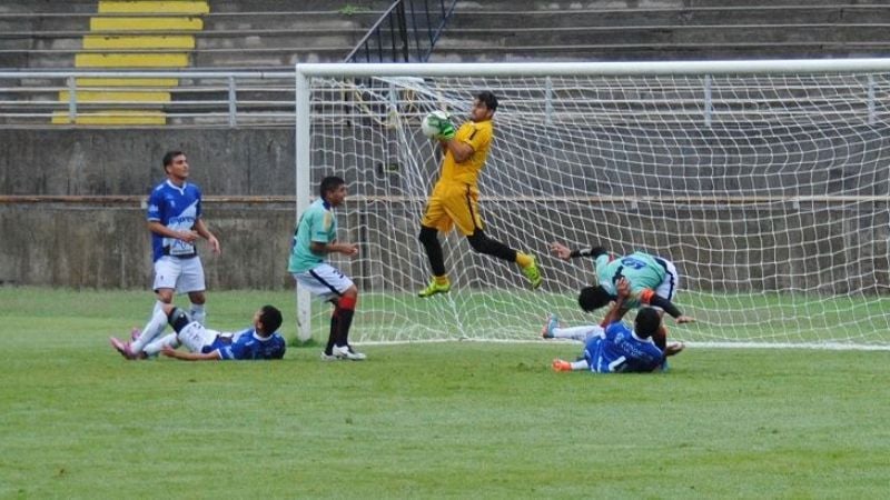 San Lorenzo de Alem logró un triunfo que lo aleja del descenso