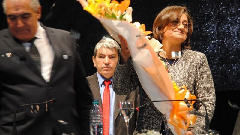 La planta permanente para los contratados se robó los aplausos