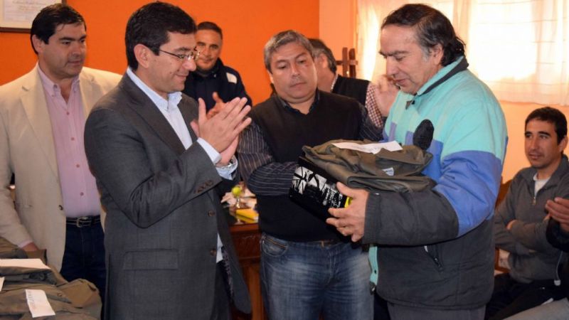 Entrega de indumentaria de trabajo en FME