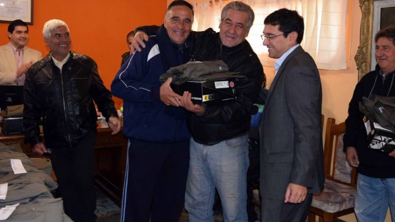 Entrega de indumentaria de trabajo en FME