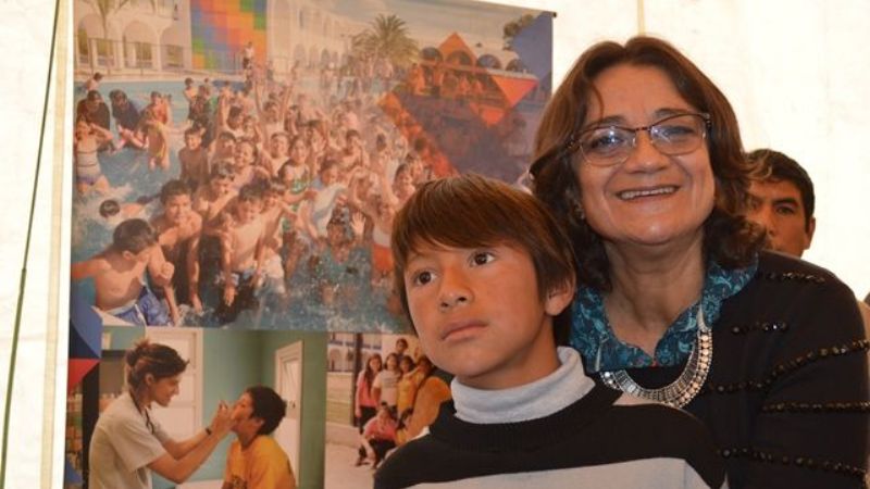 Alumnos del Oeste recibieron carpetas de salud y anteojos recetados gratuitos