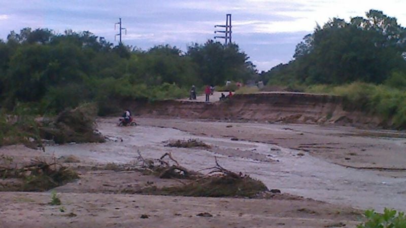 Desbordó el río Las Cañas