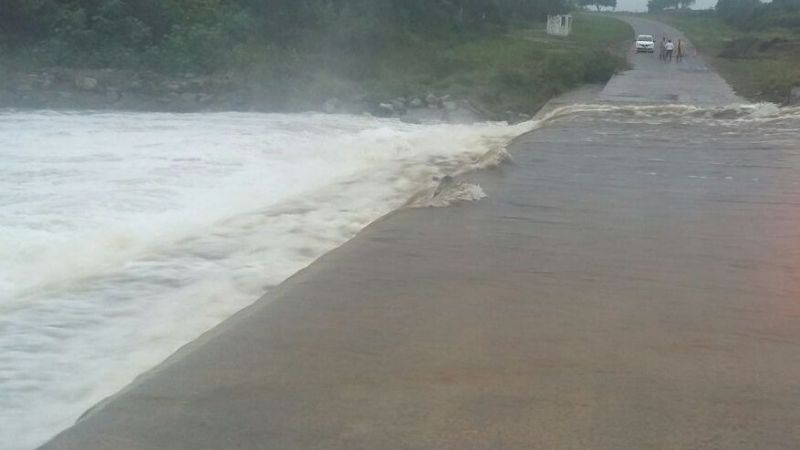 Por la crecida del Río Manantiales, Alijilán quedó aislada