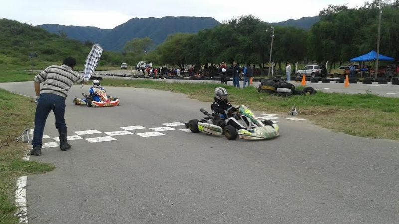 El karting volvió con todo el kartodromo de Payahuaico