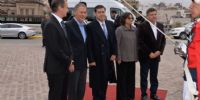 Aparecen de izquierda a derecha, en la llegada de Gobernadores al Centro Cívico, el entrerriano Gustavo Bordet, Juan Schiaretti, Sergio Casas, Lucía y Domingo Peppo.
