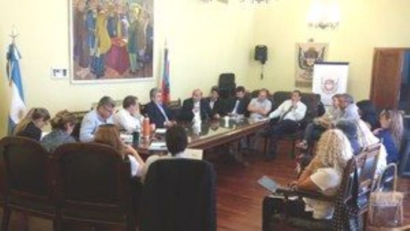 Funcionarios apuntados por el cobro de horas institucionales