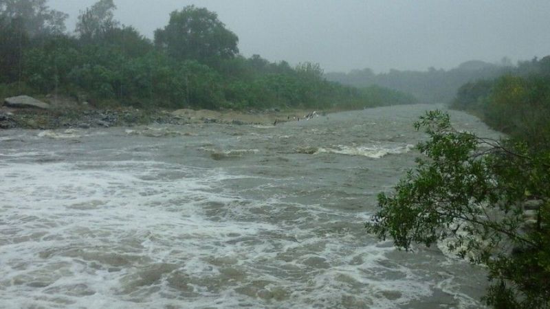 Poblaciones del Este siguen en alerta y aisladas