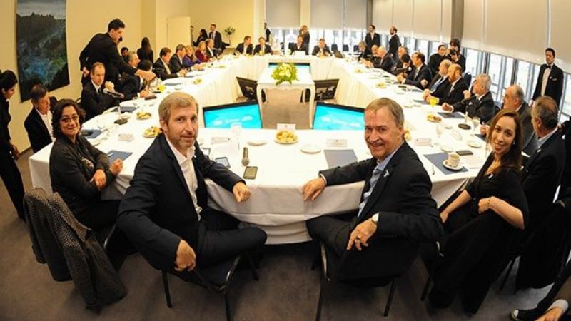 Gobernadores firmaron acuerdo para la devolución del 15% de la copartipación