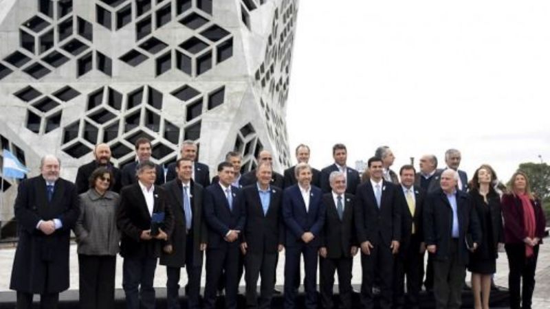 Acuerdo para devolver el 15% de la coparticipación a las provincias