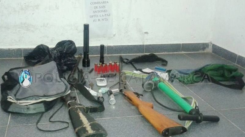 Aprehenden a dos sujetos y secuestran armas en La Paz
