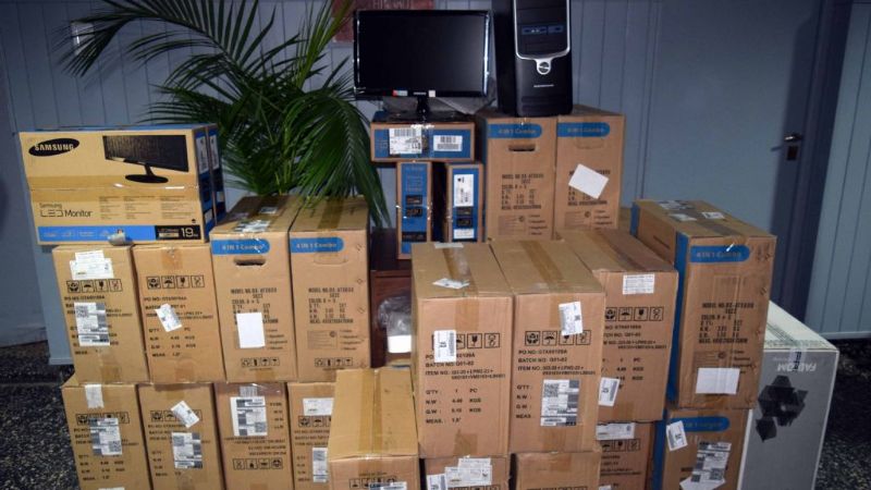 Entrega de equipamientos informáticos para instituciones de FME