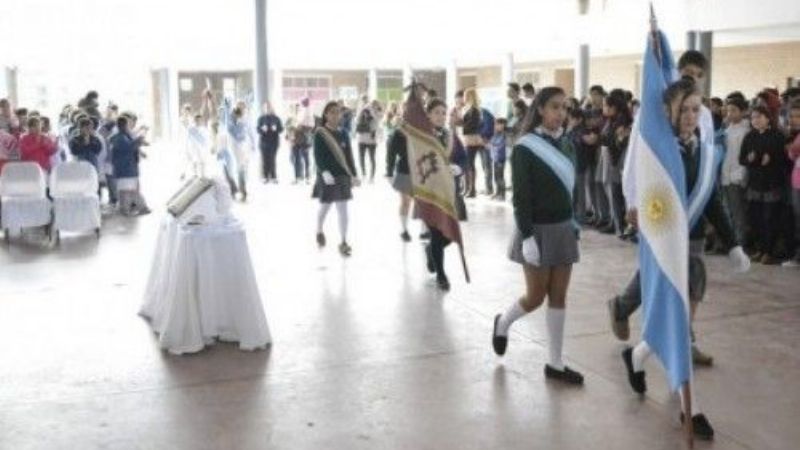 Alumnos de escuelas municipales juraron la Constitución