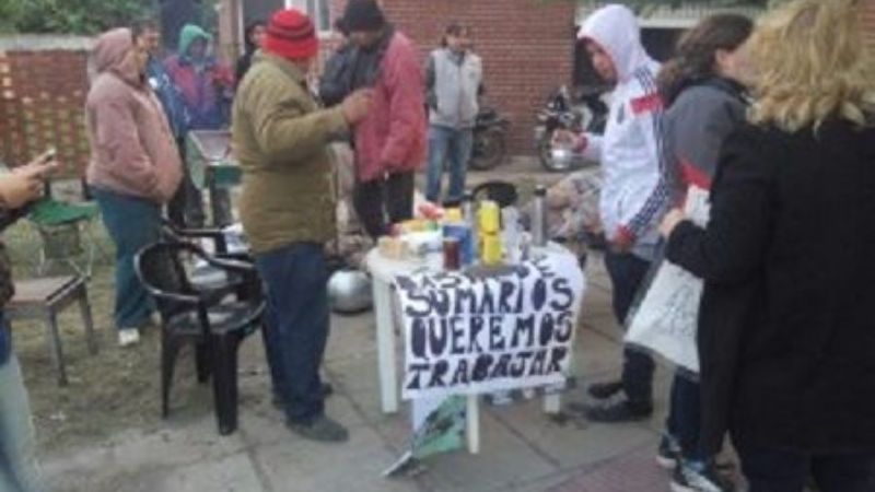 Empleados sumariados siguen con la protesta