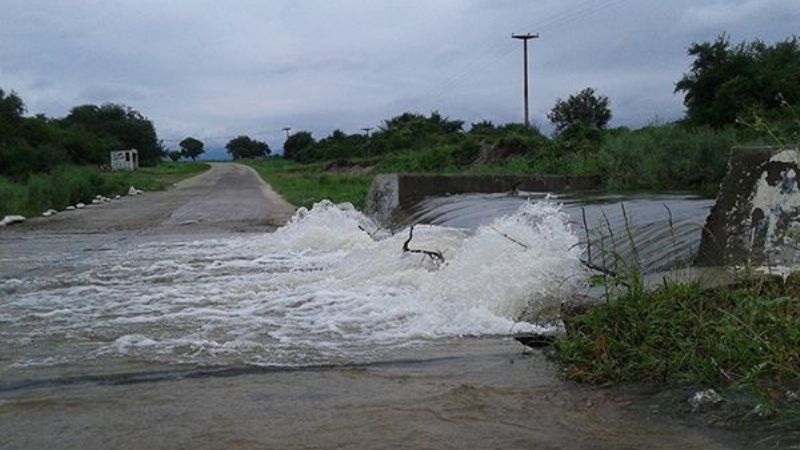 Siguen interrumpidos los caminos en las rutas 21 y 27