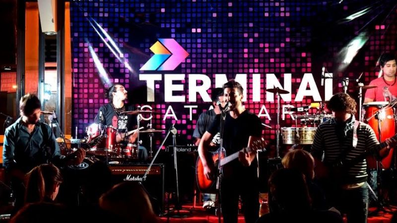 La banda “Calibre” en el viernes “rockero” de la Terminal
