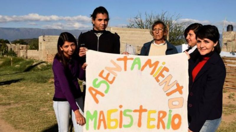 Vecinos del barrio Magisterio se manifiestan en el CD por desalojos